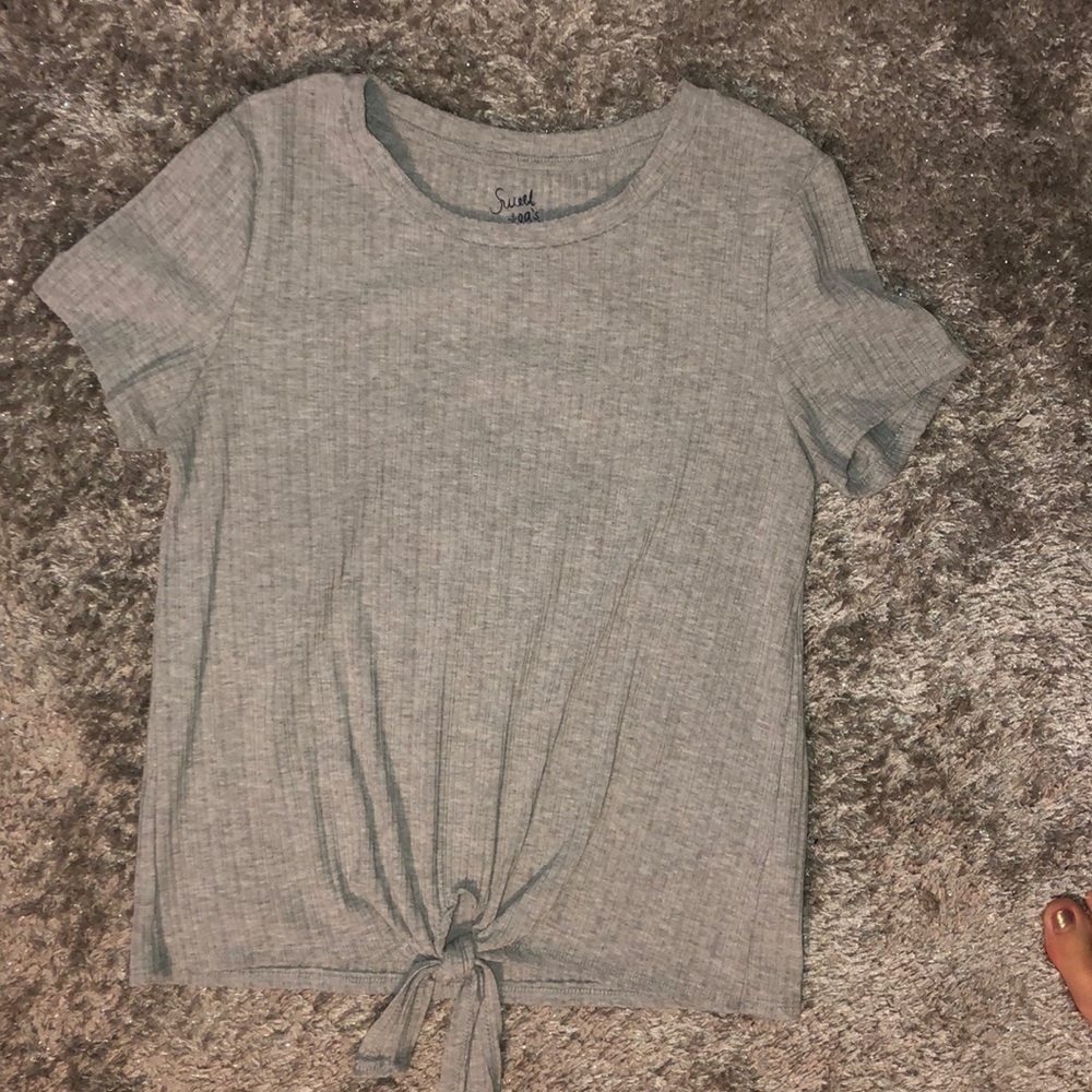 Short sleeve all grey shirt